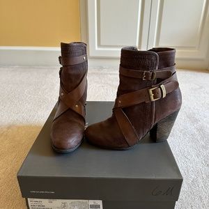 Vince Camuto Fashion Western Style Ankle Boots - size 6